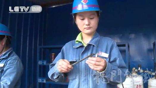 ���ۼt�b�۹��b �Q������ҫ䓳�